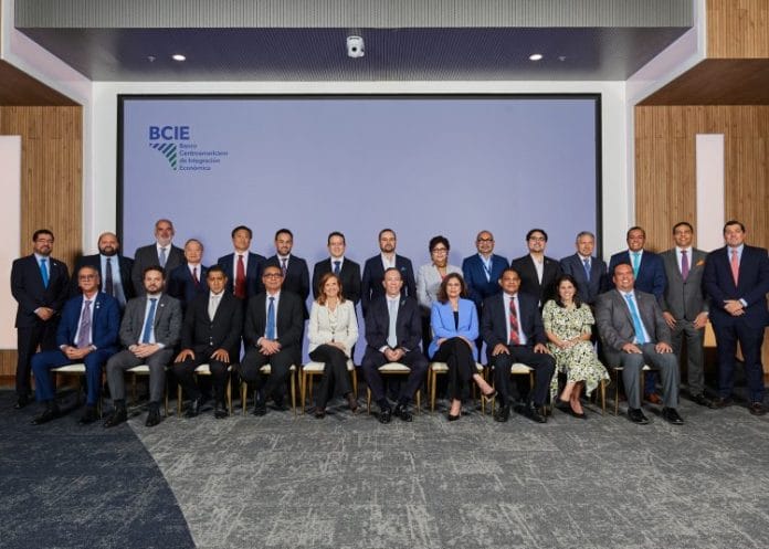 Asamblea del BCIE elige por primera vez a una mujer como presidente
