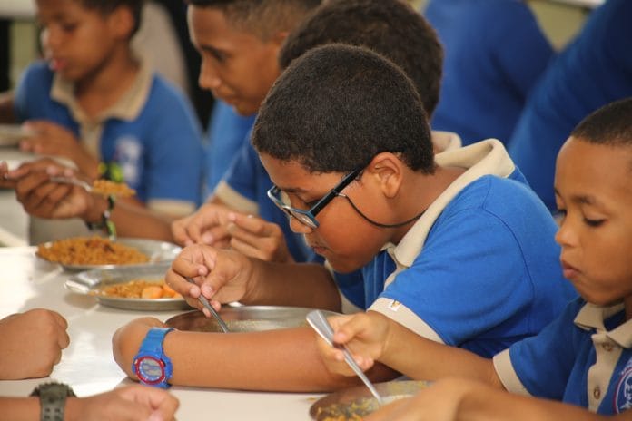 INABIE entrega más de 229 millones de raciones de desayuno y almuerzo