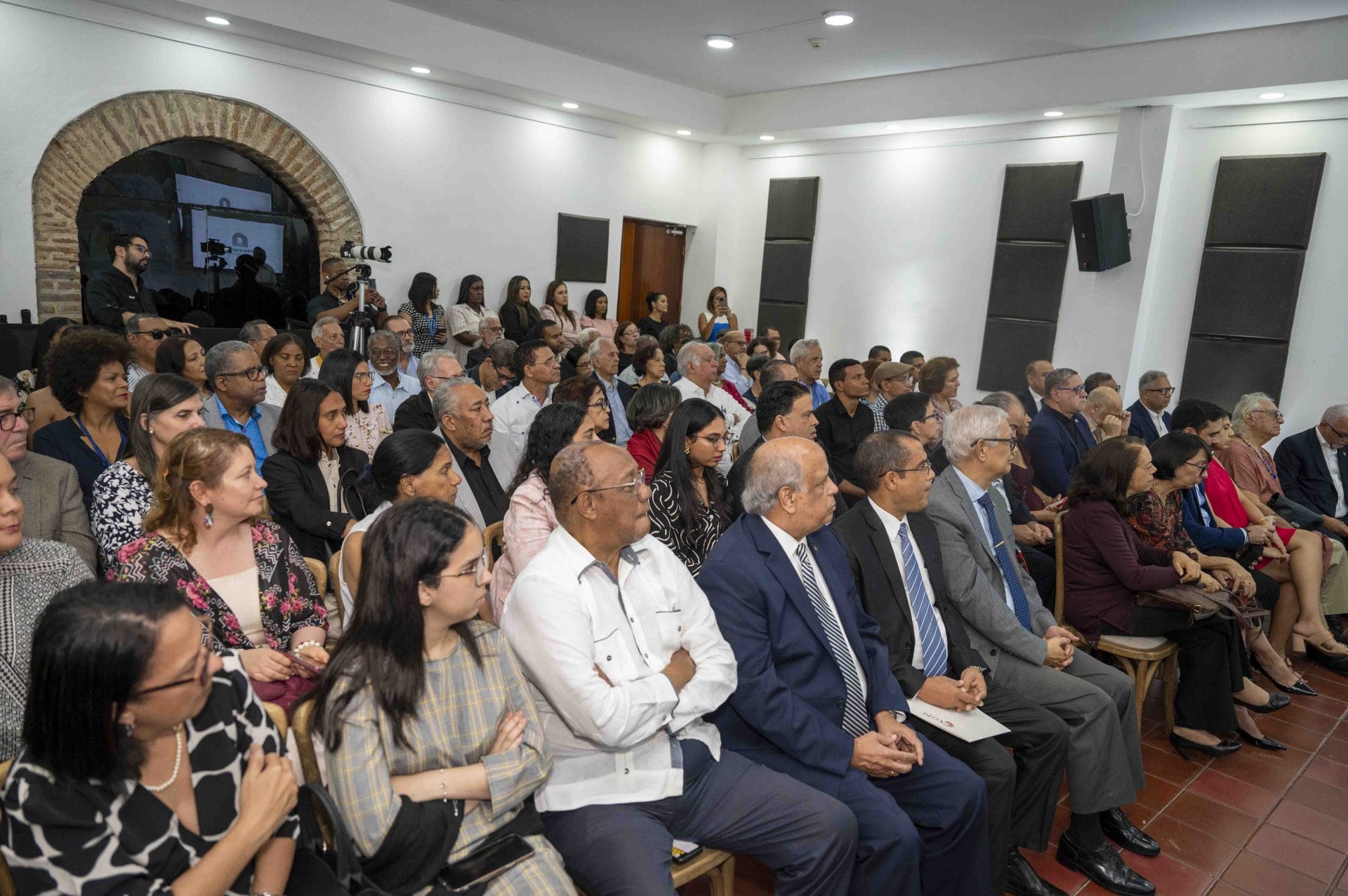 Banreservas continúa publicación Obras Completas de Pedro Mir