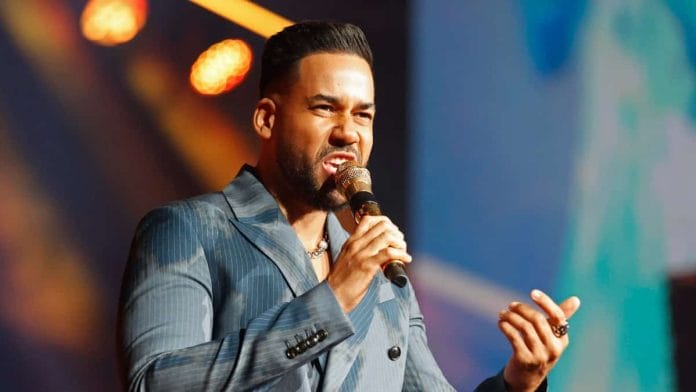 Romeo Santos reflexiona sobre la composición tras ser reconocido entre los mejores autores vivos