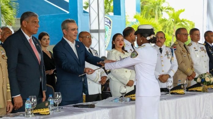 Abinader encabeza XLVI graduación de cadetes de la Policía Nacional
