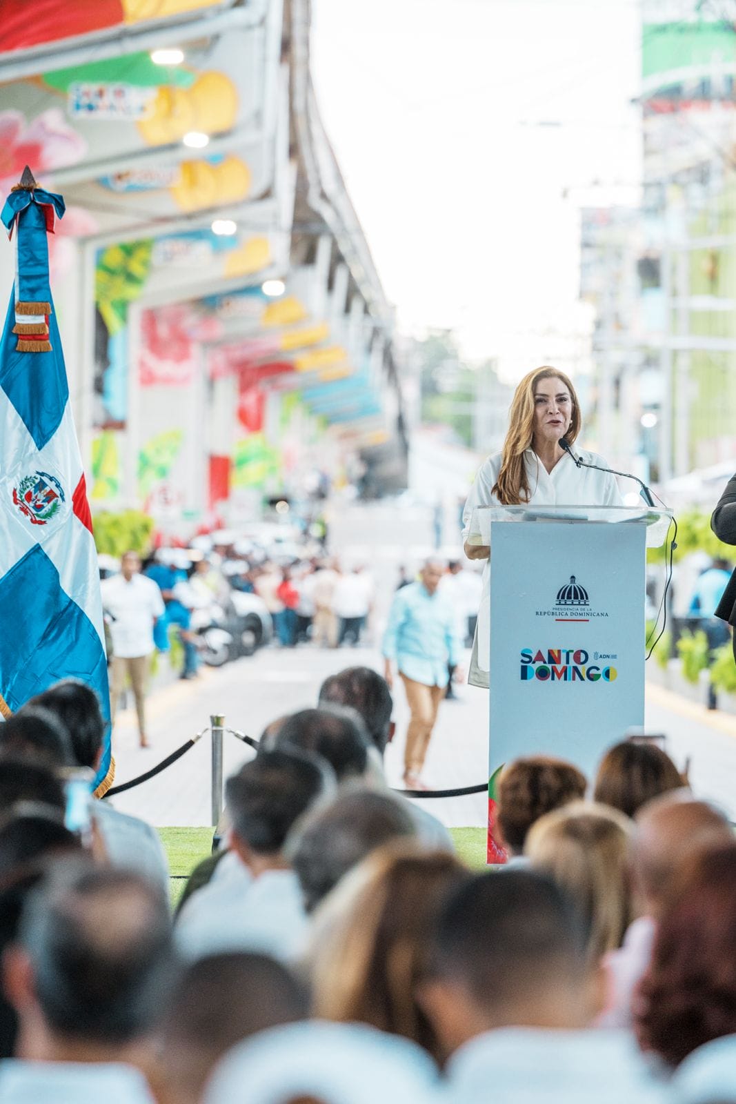 Presidente Abinader y Carolina Mejía entregan “La París y su entorno”