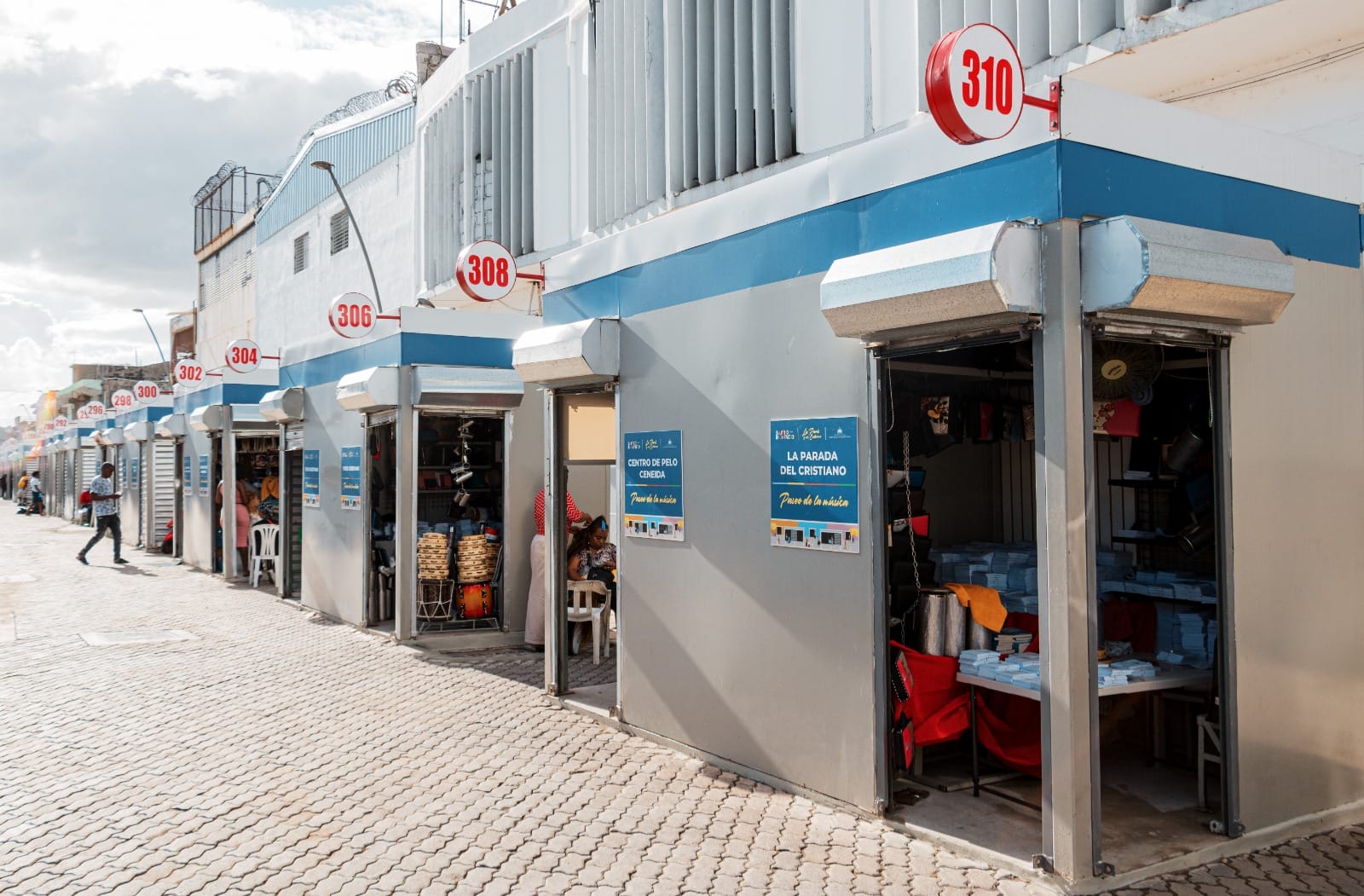 Presidente Abinader y Carolina Mejía entregan “La París y su entorno”