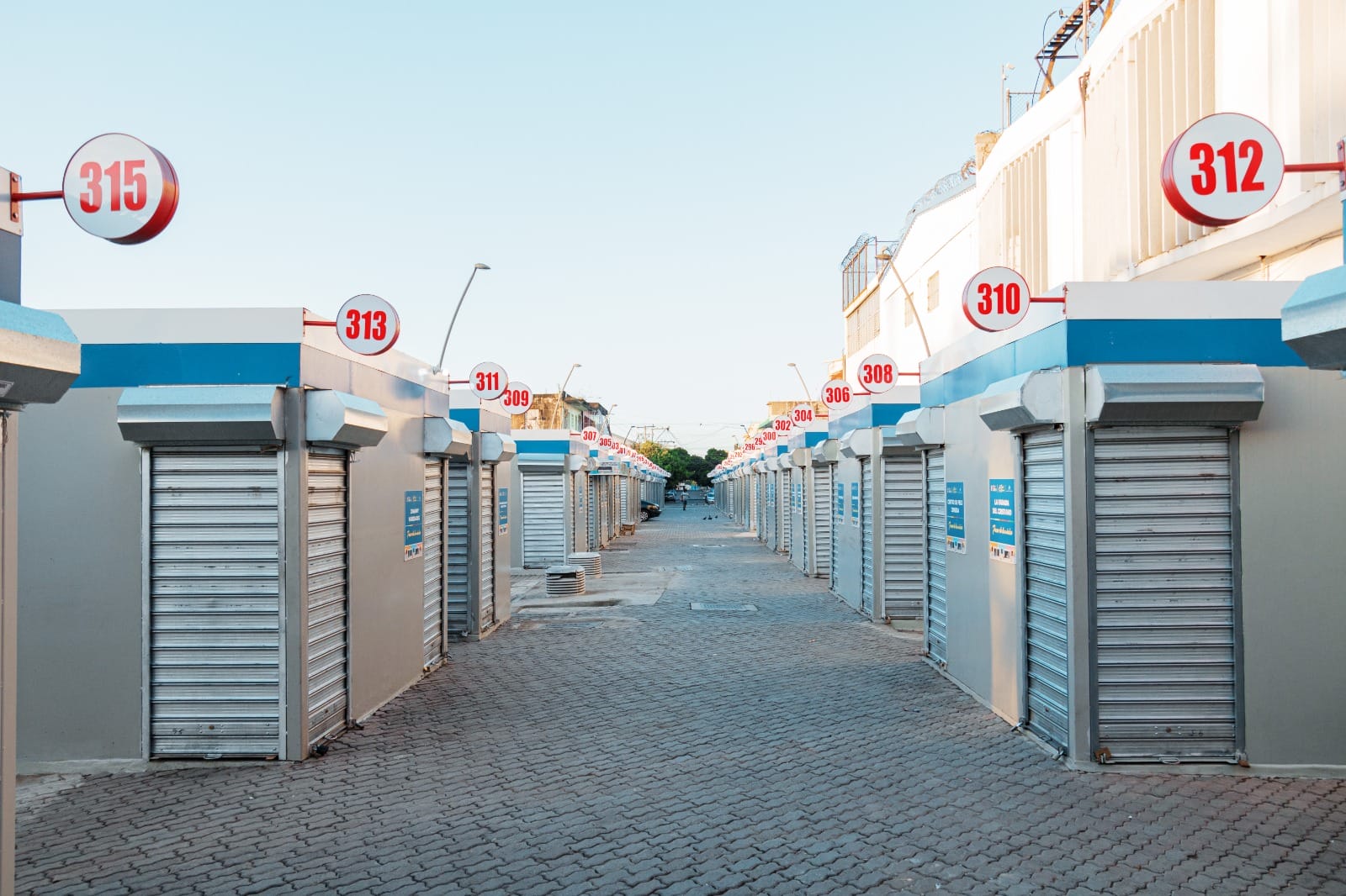 Presidente Abinader y Carolina Mejía entregan “La París y su entorno”