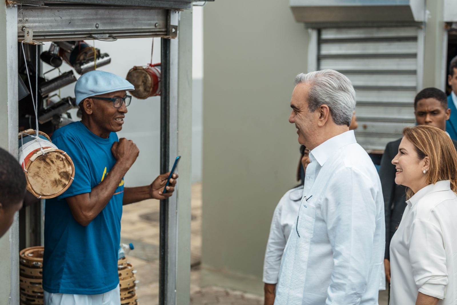 Presidente Abinader y Carolina Mejía entregan “La París y su entorno”