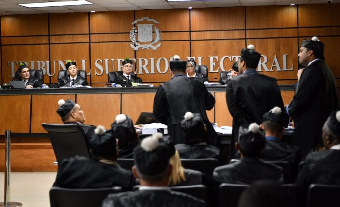 TSE ordena recontar votos de las elecciones del Colegio de Abogados