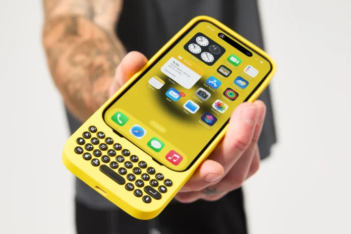 Conoce a Clicks, una funda para iPhone que viene con teclado