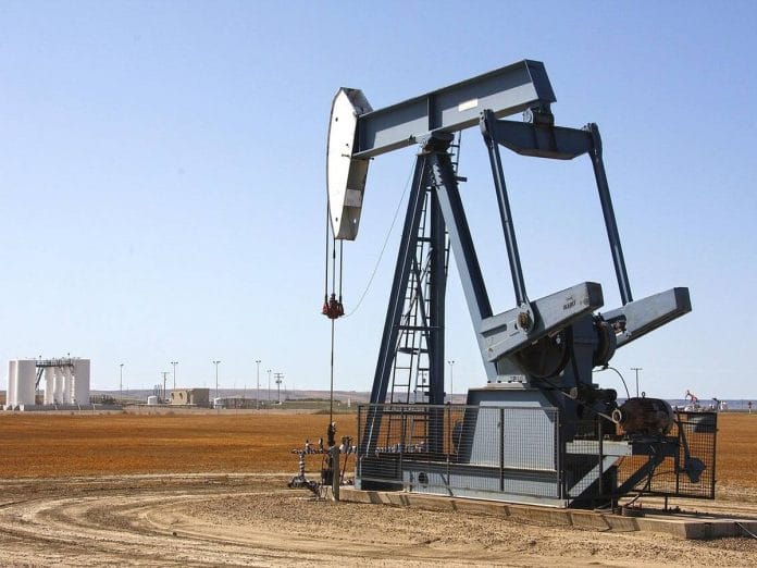 Petróleo de Texas cierra semana laboral en 73.78 dólares el barril