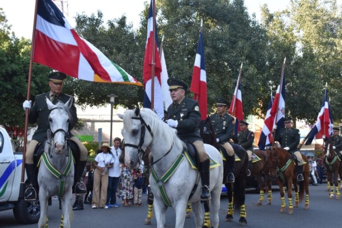 Cientos disfrutan de exhibición y cabalgata Duartiana por la Patria en Zona Colonial
