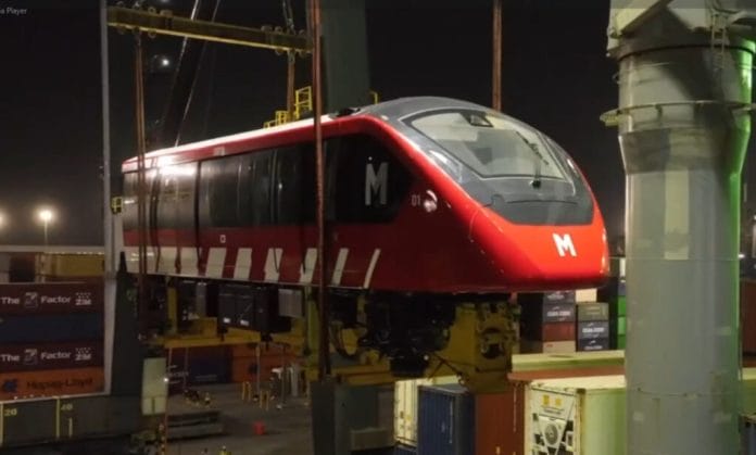RD recibe primer tren para Sistema Monorriel de Santiago