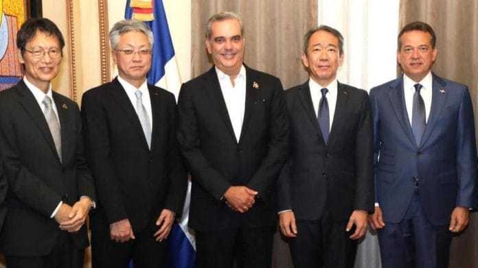 Presidente Abinader recibe delegación de empresa japonesa Yazaki