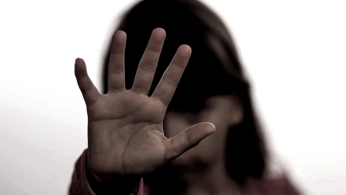 Hombre provoca muerte de hijastra de dos años tras abuso sexual