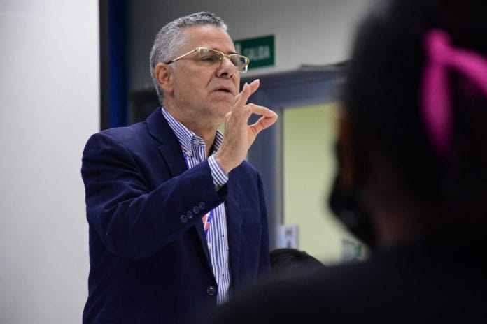 Manuel Jiménez: ''La política es como el amor, no puede hacerse a la fuerza''