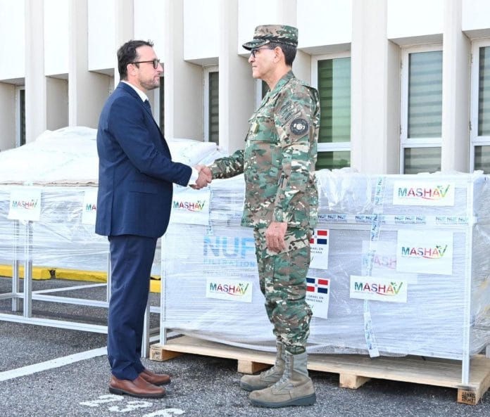 Embajada de Israel dona equipo de purificación de agua para militares en frontera