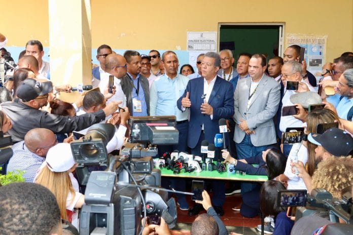Leonel asegura que este domingo el PRM bajará y la Fuerza del Pueblo y Rescate RD subirán