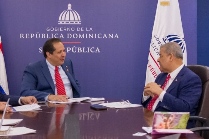 Ministros de Administración Pública y Salud Pública repasan avances para la reforma del sector salud