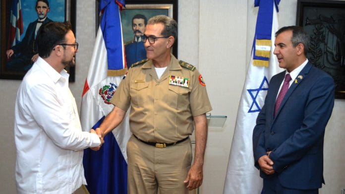 Díaz Morfa recibe visita agregado de Defensa y director Ministerio de Defensa de Israel en México