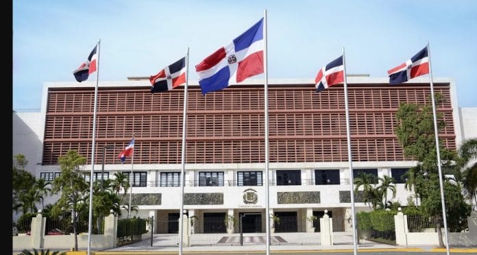 Diputados y senadores de diferentes partidos, respaldan sermón de Las Siete Palabras