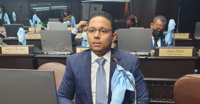 Diputado Elías Matos pide al gobierno aumento salarial al personal administrativo y de apoyo del Minerd