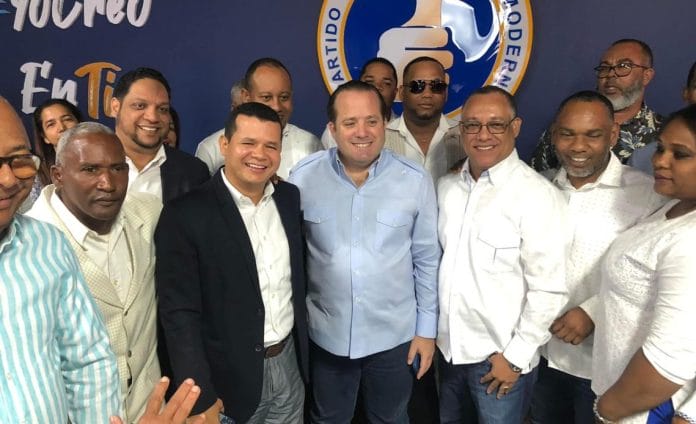 Miembro del Comité Central del PLD y su equipo se juramentan en el PRM