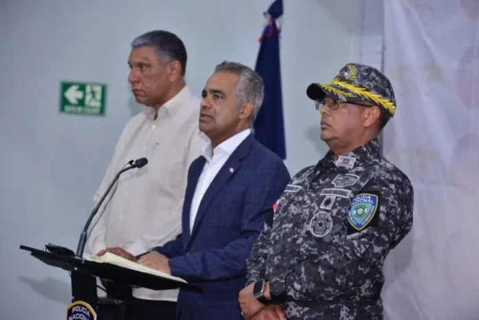 Ministro de la Presidencia destaca aumento del 25% en entregas voluntarias de delincuentes