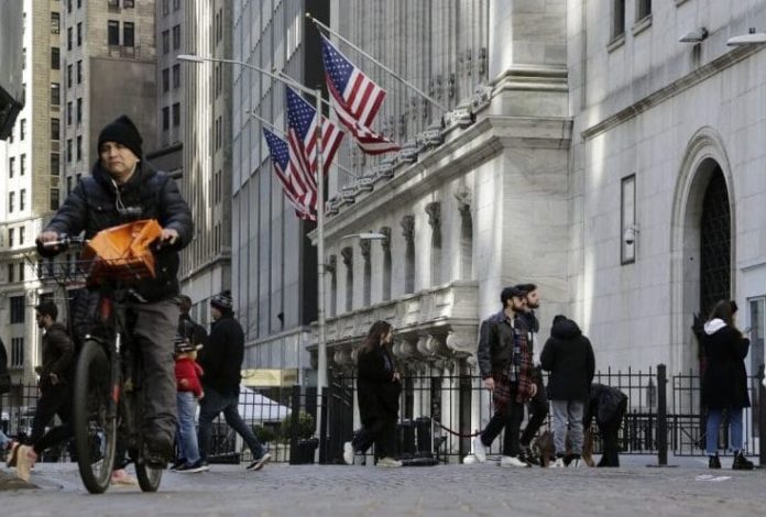Wall Street abre mixto y el Dow Jones baja un 1.06%