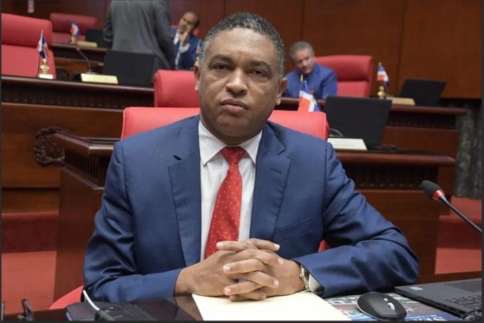 Oposición asegura gobierno utiliza recursos del narcotráfico en campaña política