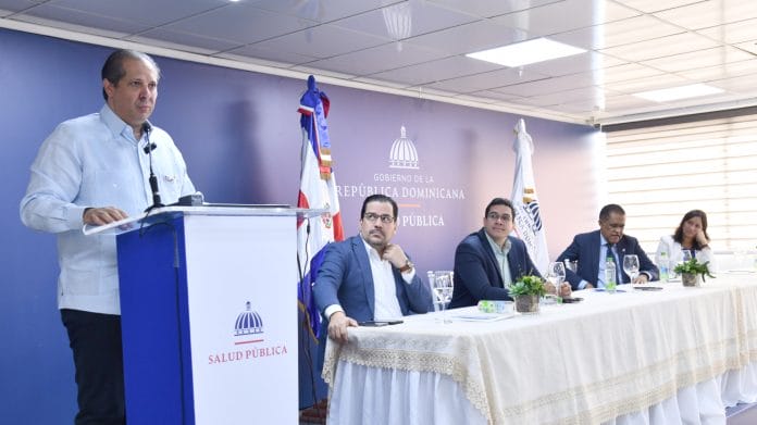 Ministro de Salud insta al seguimiento de la condición neurológica como el autismo