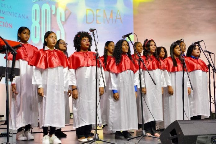 Estudiantes de la Regional 07 celebran su gala de arte por todo lo alto