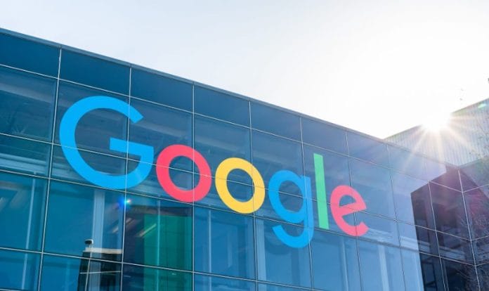 Google lanza un chip con inteligencia artificial para competir con Nvidia e Intel