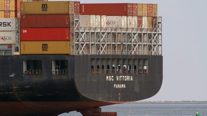 Hutíes atacan dos barcos israelíes en el golfo de Adén