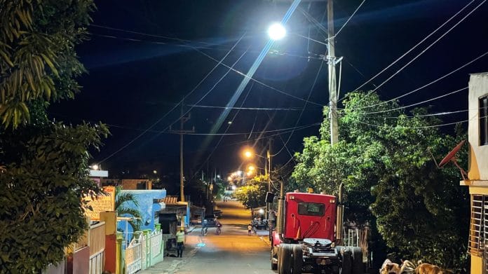 EDESUR ilumina distritos municipales de Peravia