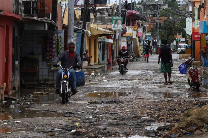 Comunitarios de Las Lilas dicen estar olvidados por autoridades; reportan inundaciones en sus hogares