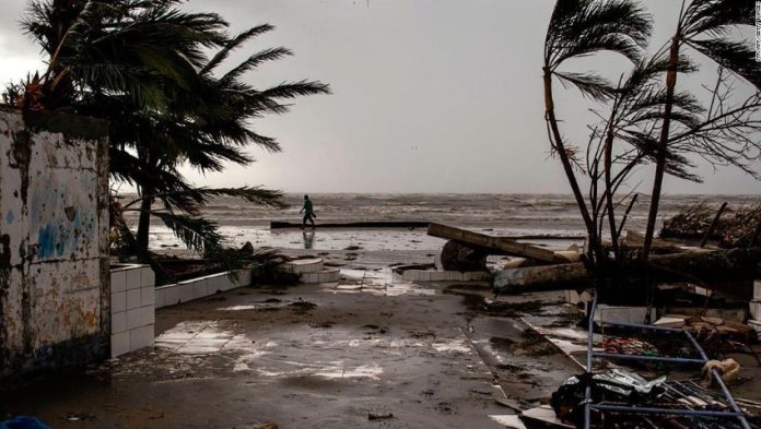 Defensa Civil de Santiago anuncia planes para emergencias por huracanes