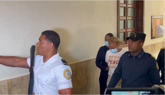 Vuelven aplazar conocimiento de medida de coerción contra mujer mató chino