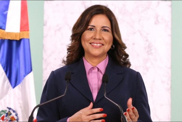 Margarita Cedeño saluda diálogo de Abinader con expresidentes