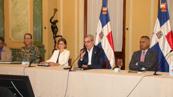 Abinader convoca reunión de emergencia para evaluar situación pluvial del país