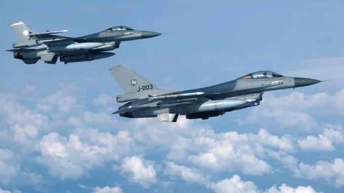 Dinamarca permitirá a Ucrania usar los aviones F-16 para atacar territorio ruso