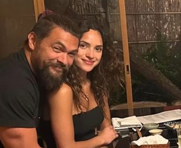 Jason Momoa confirma relación Adria Arjona, hija de Ricardo Arjona