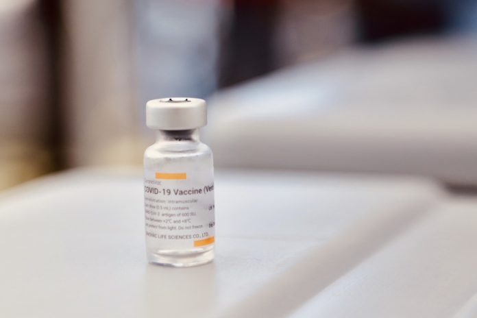 llegan al país 10 mil vacunas Pfizer tras incremento de casos
