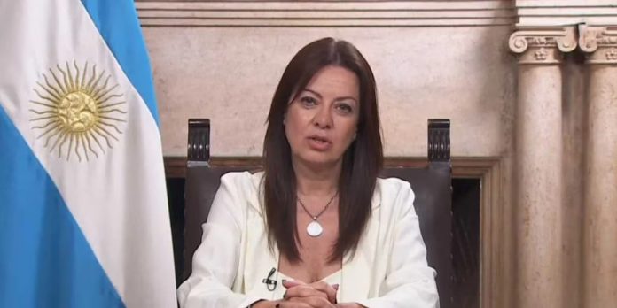 Ministra de Capital Humano de Argentina denuncia que fue amenazada