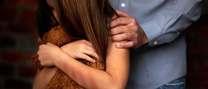 Violadores quedaría inhabilitados para cuidar e instruir a menores y personas vulnerables