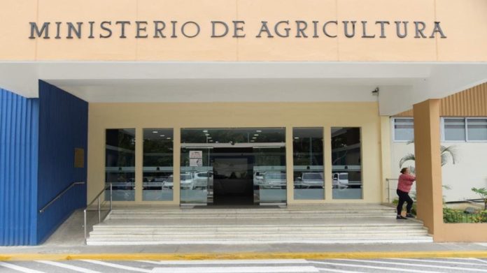 Ministerio de Agricultura activa plan de contingencia preventivo ante los efectos del huracán Beryl