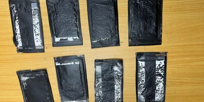 DNCD frustra envío de ocho láminas de cocaína a Australia