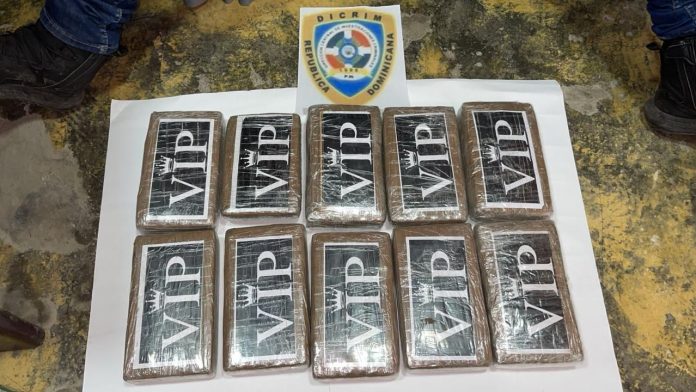 PN ocupan 10 paquetes de presunta cocaína mediante operativos focalizados en Villa Mella