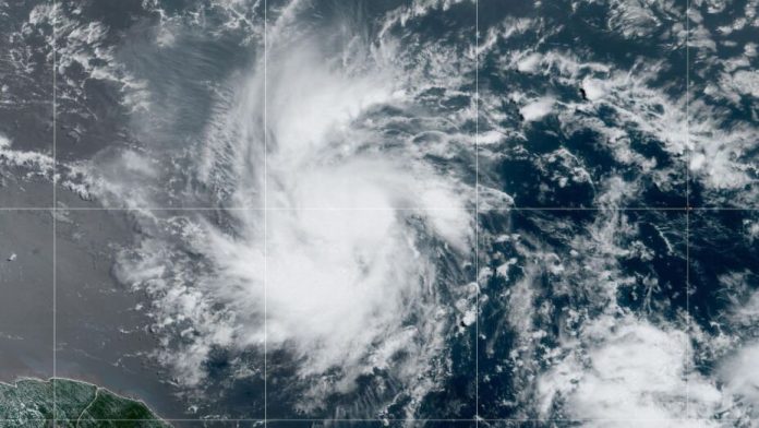Beryl se convierte en huracán en el Atlántico; podría alcanzar categoría 3