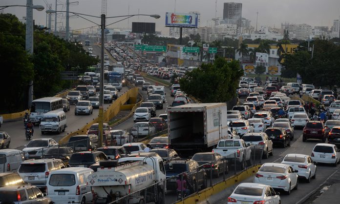 Caos vehicular en Santo Domingo: Una tortura diaria para conductores