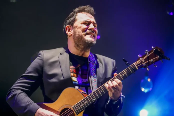 ¡Después de 21 años! Ismael Serrano regresa a Santo Domingo con “Guitarra y voz”