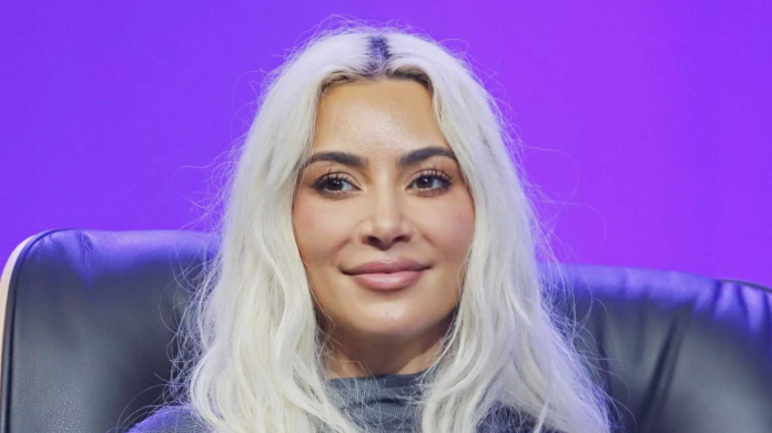Kim Kardashian revela recibió tratamiento facial con esperma de salmón