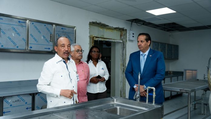 Ministro de Salud supervisa avances de los trabajos en el Instituto Nacional de Patología Forense